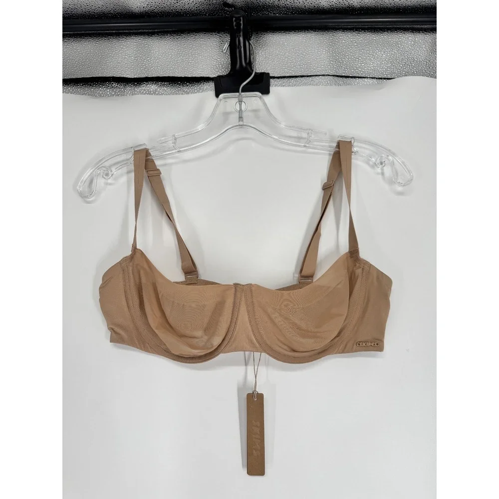 SKIMS No Show Molded Unlined Balconette Bra Womens 38B Clay Tan Beige Underwired
